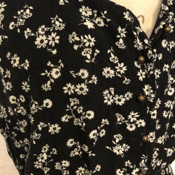 1[Forever21] Black & White dress exposed back - Picture 3 of 7